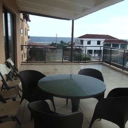 Palm Spring Resort Monrovia Exterior photo