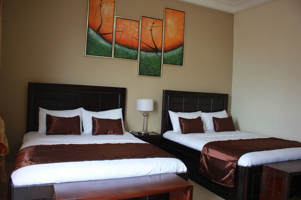 Palm Spring Resort Monrovia Exterior photo